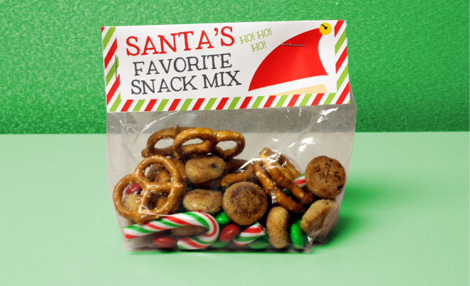 Santa's favorite snack mix free printable and Christmas stocking stuffer for kids 
