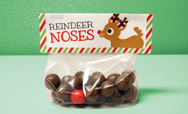 Christmas Reindeer noses printable from www.thecharmitspot.com