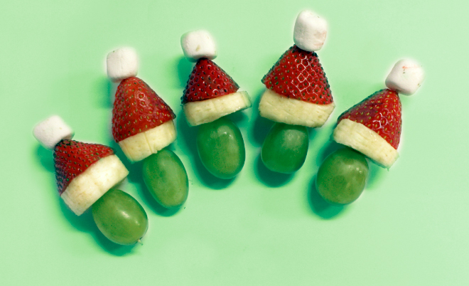Grinch fruit snacks for kids and Christmas